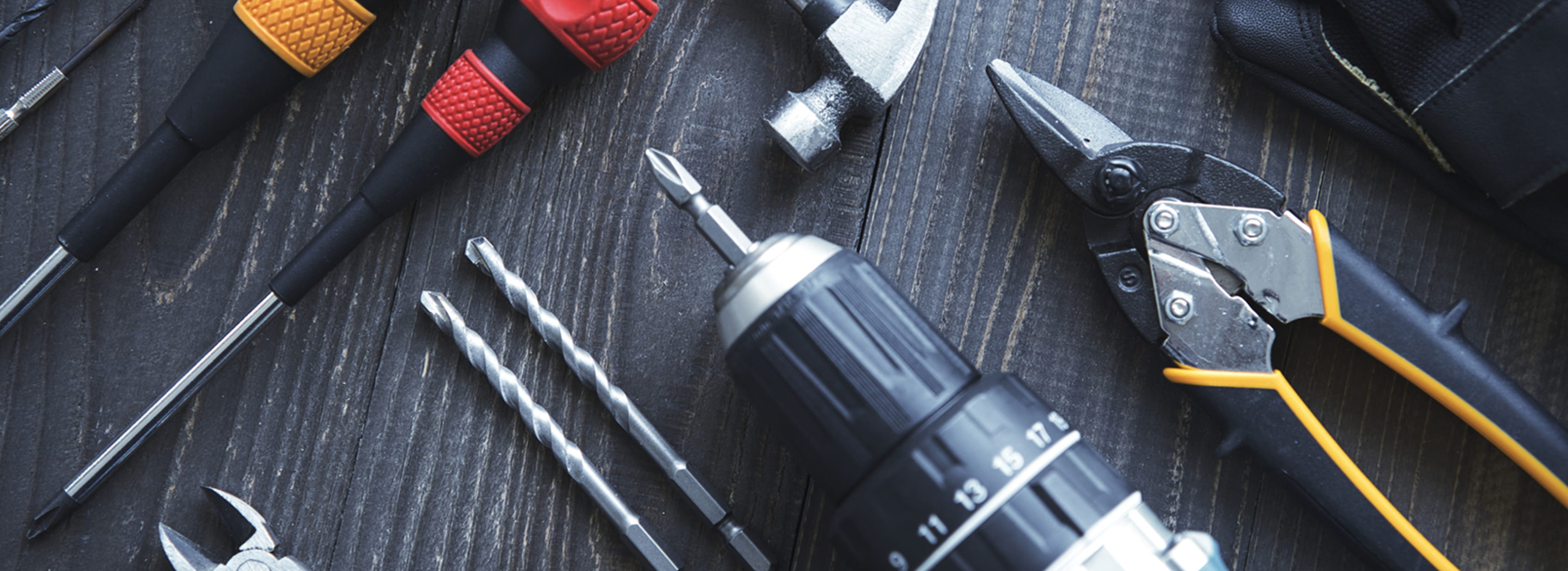 01即日配送システム 02幅広い取扱いメーカー 03営業担当の手厚いサポート